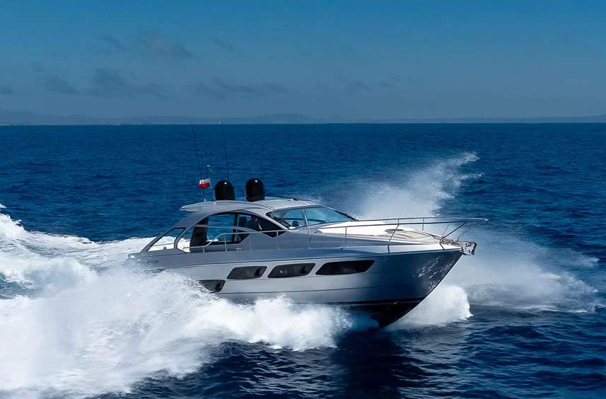 Yate Deportivo de Lujo Pershing 5X en Alquiler – Palma de Mallorca